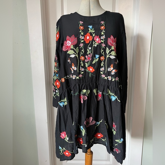 ZARA FLORAL EMBROIDERED DRESS BLACK SIZE S - Picture 2 of 3